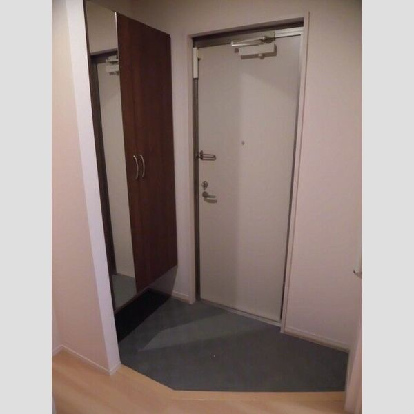 玄関 (102 玄関)