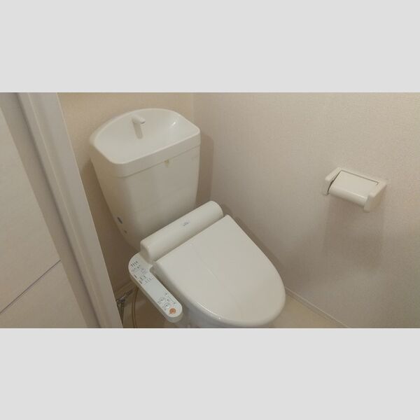 トイレ (202　温水洗浄暖房便座)