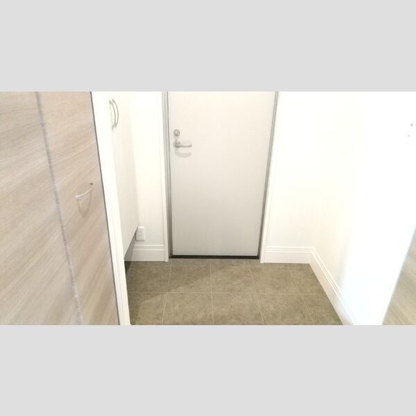 玄関 (101 玄関)