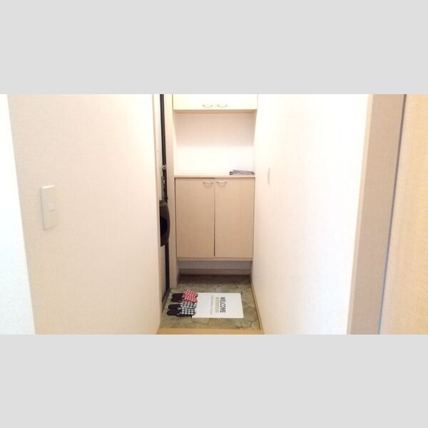 玄関 (B105　玄関)