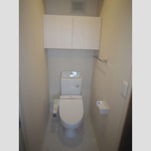 トイレ (トイレ)