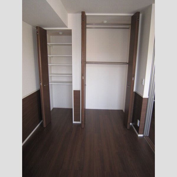 収納 (LDK横洋室収納)