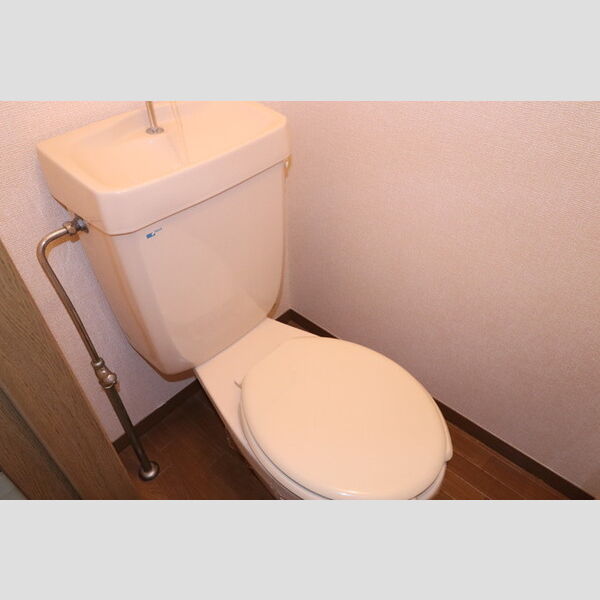 トイレ (トイレ)