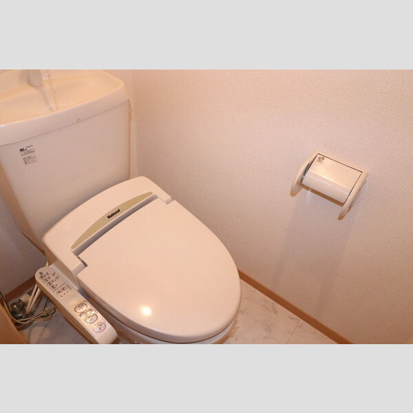 トイレ (温水洗浄暖房便座)