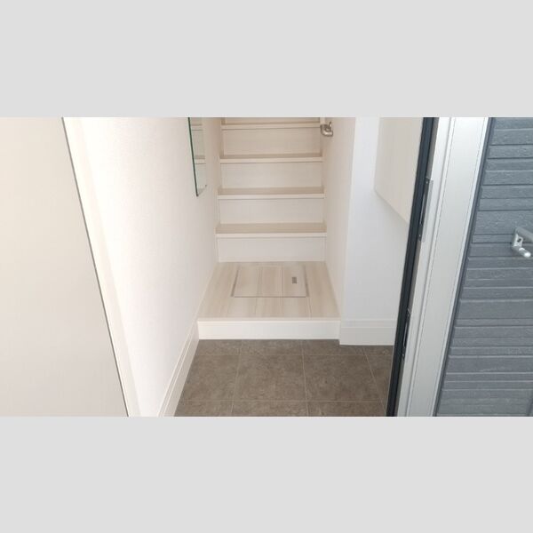 玄関 (202　玄関)