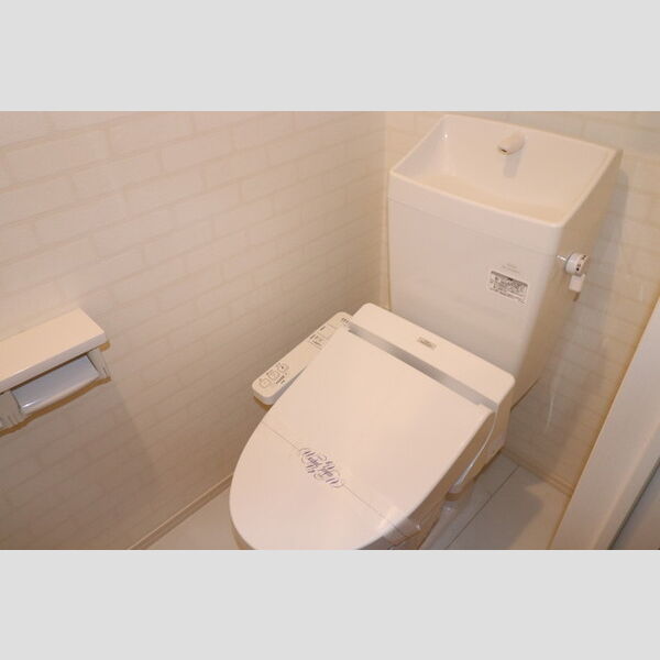 トイレ (温水洗浄暖房便座)