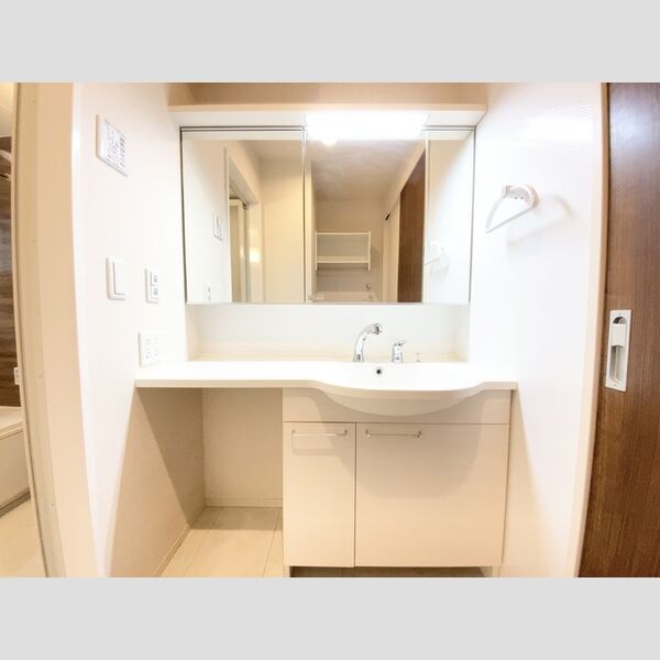 洗面所 (102洗面台)