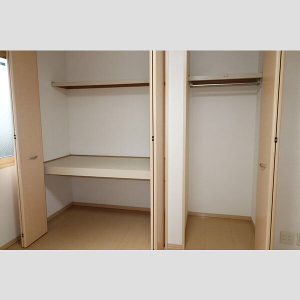 収納 (クローゼット①)