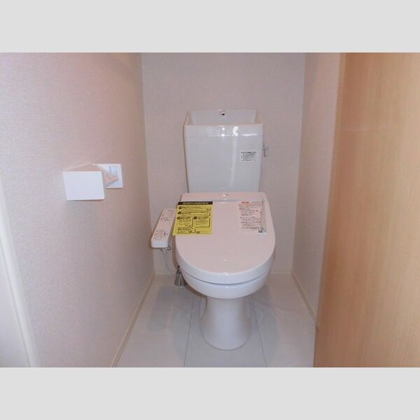 トイレ (温水洗浄暖房便座)