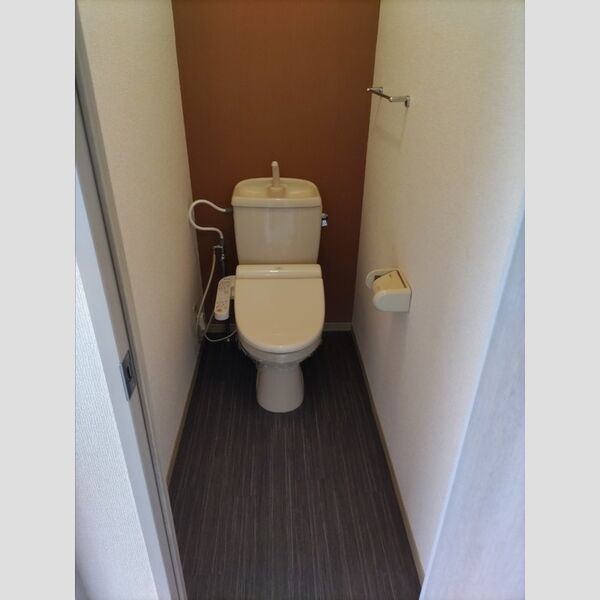 トイレ (トイレ)