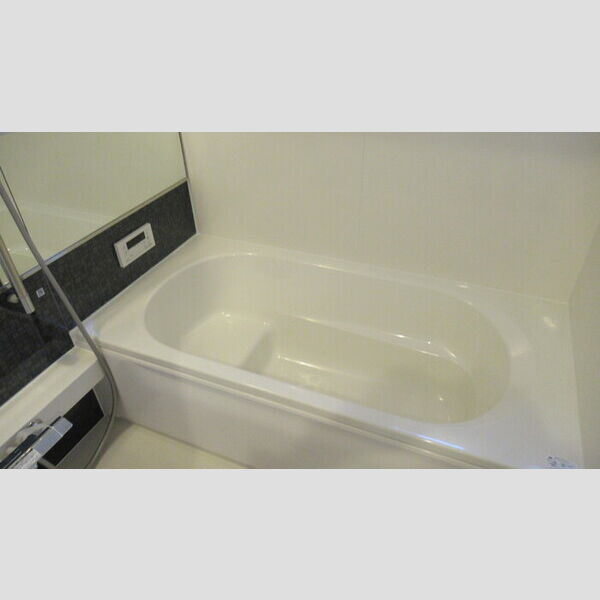 バス (201　浴室)