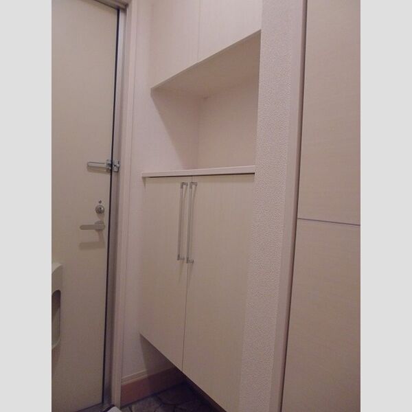 玄関 (シューズボックス)