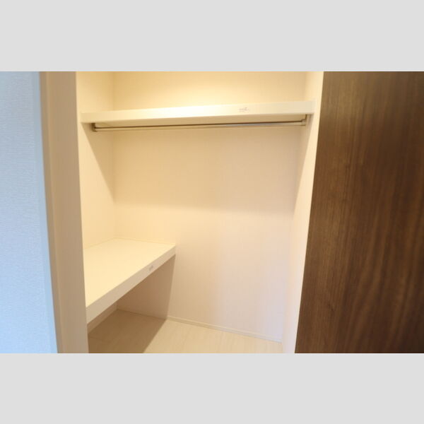 収納 (202ウォークインクローゼット)