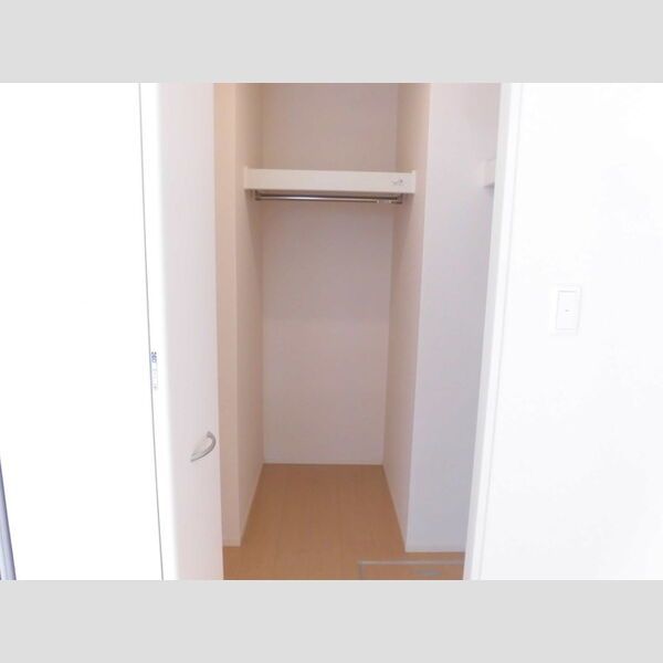 収納 (102クローゼット)