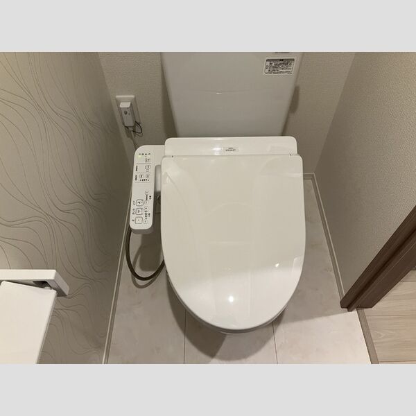トイレ (103 温水洗浄暖房便座)