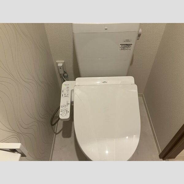 トイレ (303 温水洗浄暖房便座)