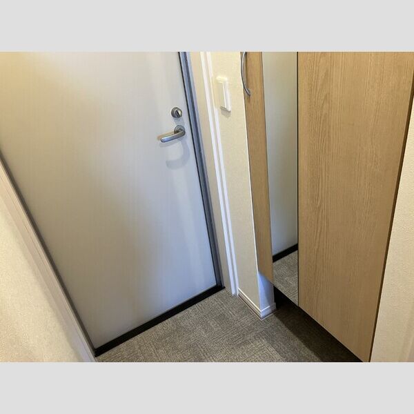 玄関 (シューズクローク)