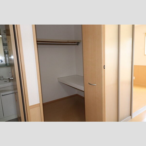 収納 (ウォークインクローゼット)