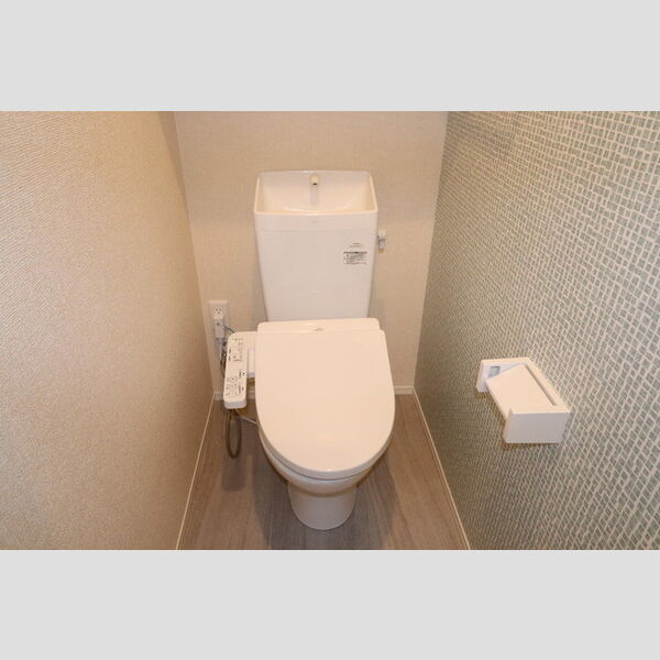 トイレ (温水洗浄暖房便座)