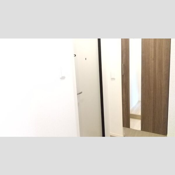 玄関 (102 玄関)