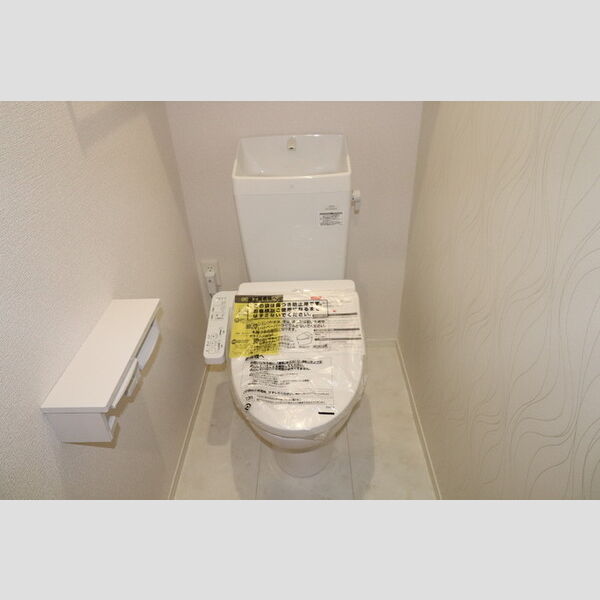 トイレ (温水洗浄暖房便座)