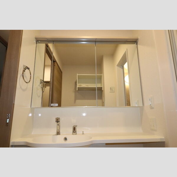 洗面所 (洗髪洗面化粧台)