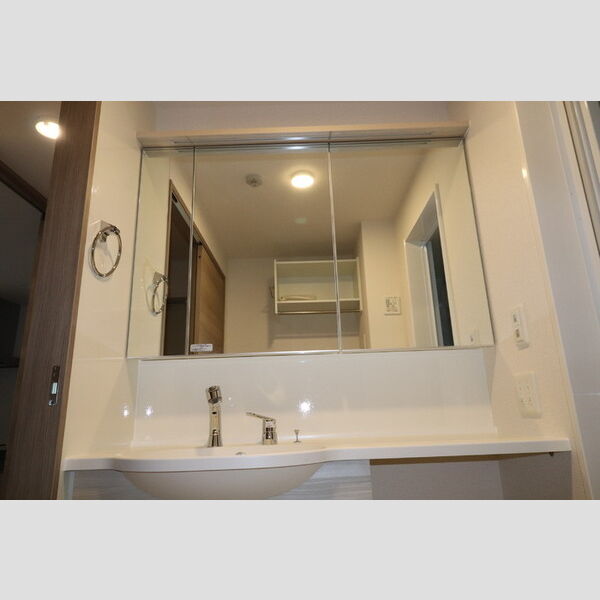 洗面所 (洗髪洗面化粧台)