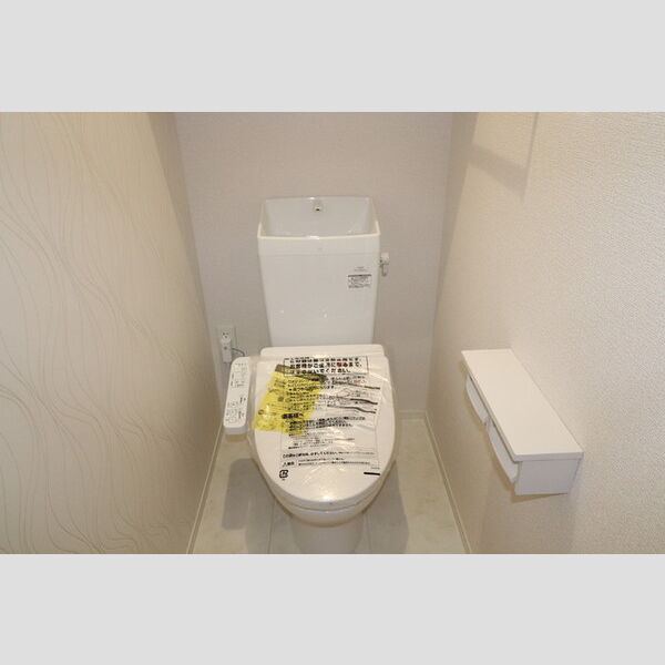 トイレ (温水洗浄暖房便座)