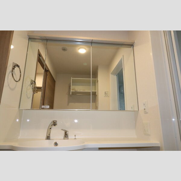 洗面所 (洗髪洗面化粧台)