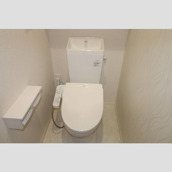 トイレ (温水洗浄暖房便座)