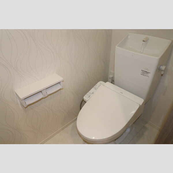 トイレ (温水洗浄暖房便座)