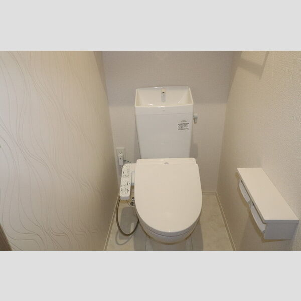 トイレ (温水洗浄暖房便座)