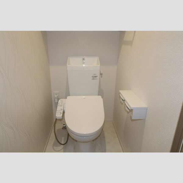トイレ (温水洗浄暖房便座)