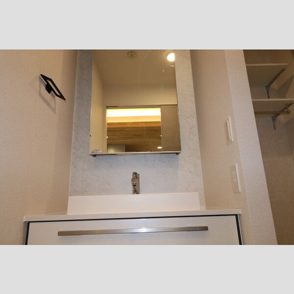 洗面所 (洗髪洗面化粧台)