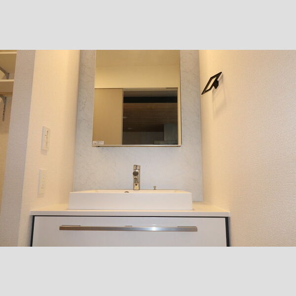 洗面所 (洗髪洗面化粧台)