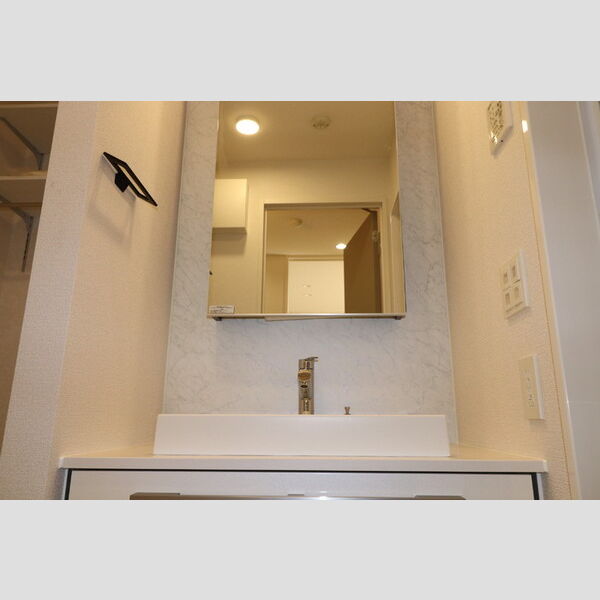 洗面所 (洗髪洗面化粧台)