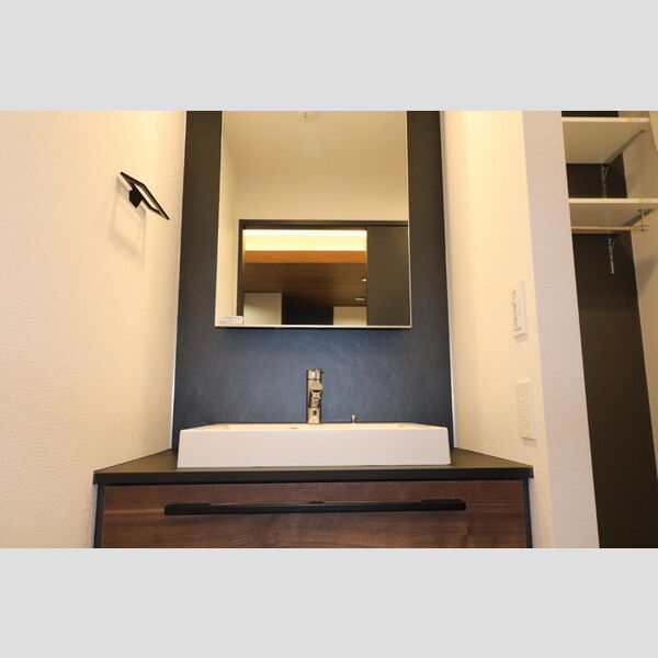 洗面所 (洗髪洗面化粧台)