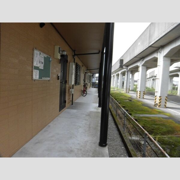 エントランス (エントランス)