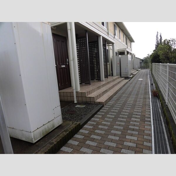 エントランス (エントランス)