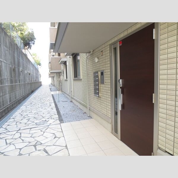 エントランス (エントランス)