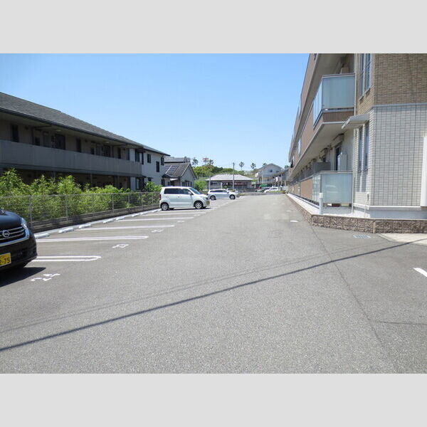 駐車場 (駐車場)