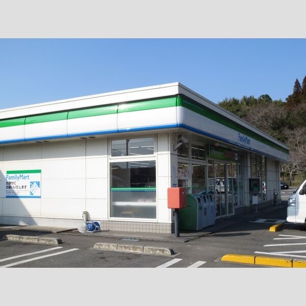 現地周辺 (ファミリーマート清武新町店)