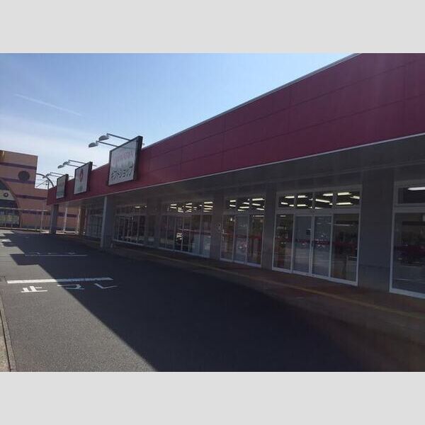 現地周辺 (山形屋ギフトショップ　817m)