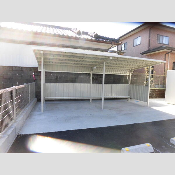 現地周辺 (駐輪場)