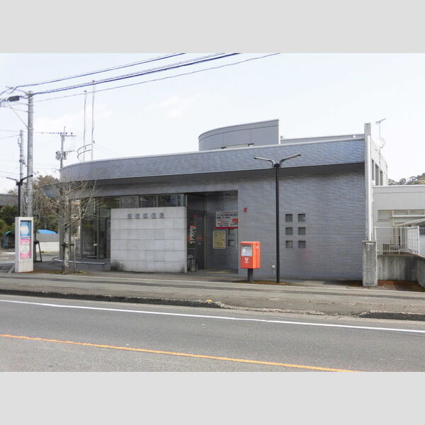 現地周辺 (高岡郵便局　447m)