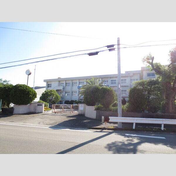 現地周辺 (宮崎市立檍(あおき)中学校 387m)