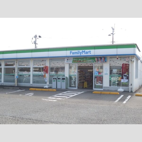 現地周辺 (ファミリーマート宮崎港前店)