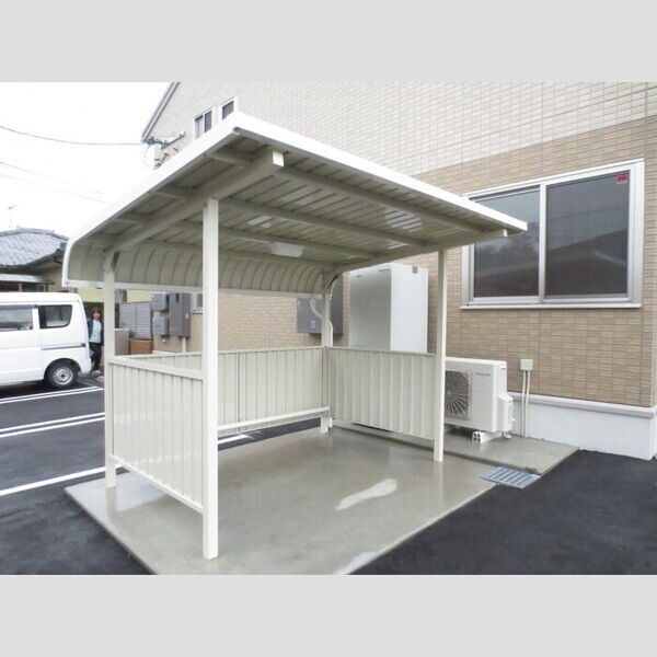 現地周辺 (駐輪場)