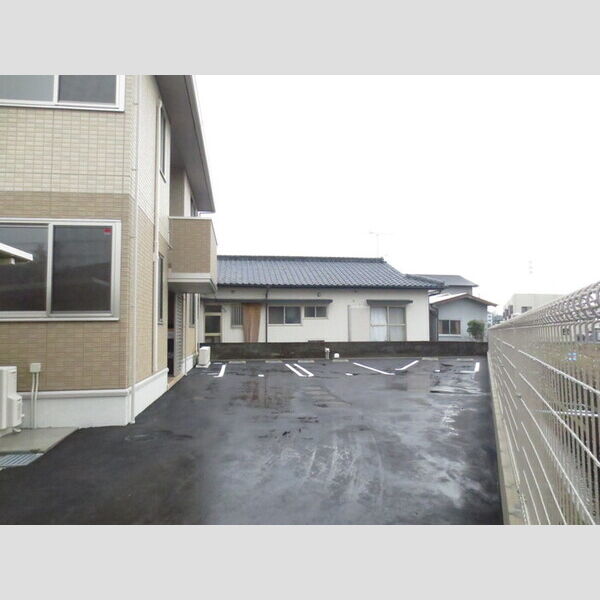 駐車場 (駐車場)