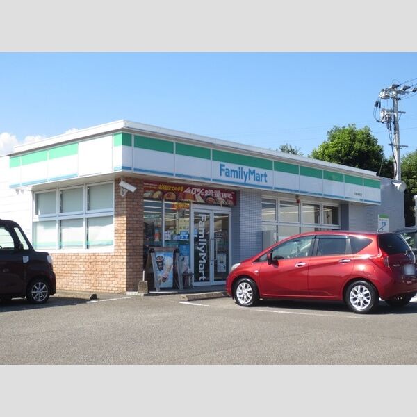 現地周辺 (ファミリーマート川南中央店)